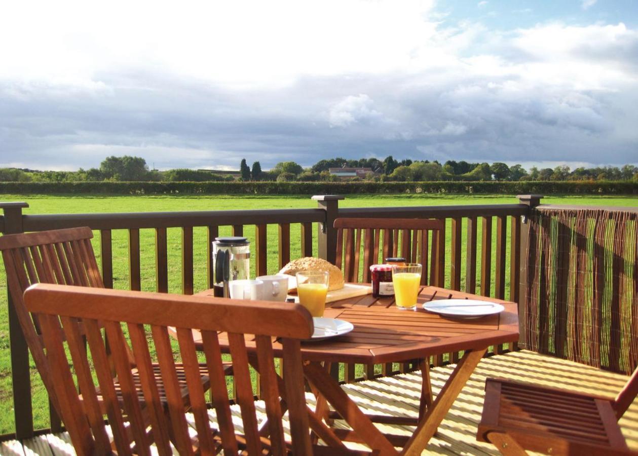 Wighill Manor Lodges Тадкастер Экстерьер фото